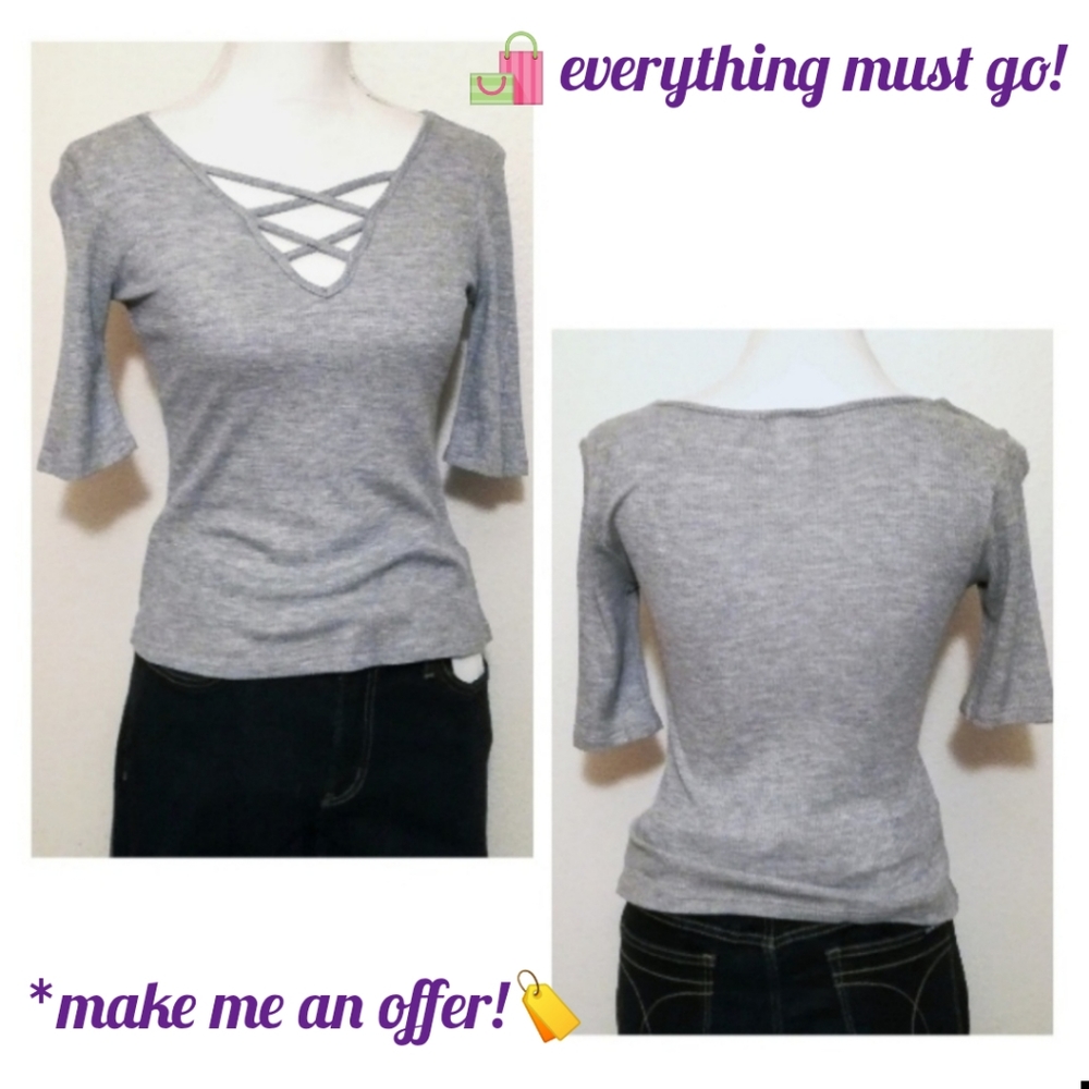 💜Ribbed Grey Top with Criss-Cross Neckline